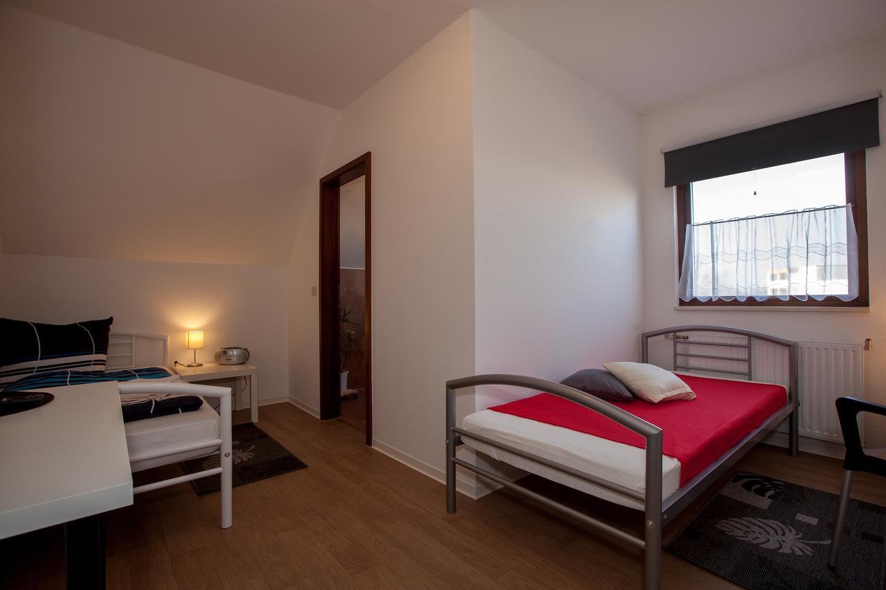 Pension ,,Vier Tore" Neubrandenburg Exterior photo